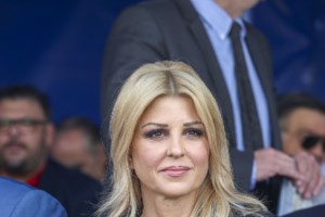 Έλενα Ράπτη - Γιάννης Μπρατάκος: Δεν κρύβουν τον έρωτά τους - Βόλτα για το ζευγάρι στο κέντρο της Αθήνας [εικόνες]