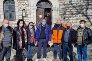 Αλέξης Τσίπρας: Χαλαρές στιγμές με φίλους και highlights κοκκινιστό κατσικάκι, ζυμωτό ψωμί και μπακλαβά