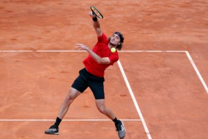 Στέφανος Τσιτσιπάς: Διεκόπη λόγω βροχής ο αγώνας με τον Τζόκοβιτς - Συνέχεια το Σάββατο