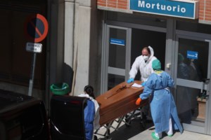 Τα 25.000 πλησιάζουν τα κρούσματα στη Ρωσία- Αύξηση ρεκόρ σε ένα 24ωρο