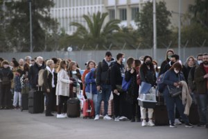 Πρωτομαγιά: Χωρίς μετρό και τραμ η Αθήνα αύριο - Απροσπέλαστο το κέντρο λόγω των συγκεντρώσεων