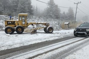 Πάρνηθα: Αρμα της ΕΜΑΚ απεγκλώβισε τους ασυνείδητους οδηγούς - Δεν δέχτηκαν να επιστρέψουν πεζή και ζητούσαν ελικόπτερο