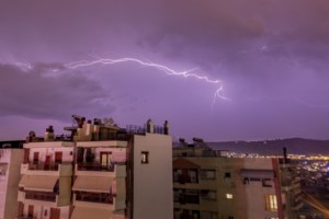 Καιρός: Μπουρίνια και χαλάζι φέρνει η κακοκαιρία εξπρές – Ποιες περιοχές θα επηρεαστούν, τι θα γίνει στην Αττική - εικόνα 2