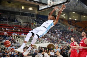 Νέα επίθεση Αρίνας στον Αντετοκούνμπο: "Άκου έναν hater, γιατί αυτός ξέρει τις αδυναμίες σου" [βίντεο]