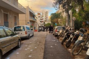 ΕΛ.ΑΣ: Συνελήφθη μία από τους δράστες για τα χθεσινά επεισόδια στο αστυνομικό τμήμα Κολωνού - εικόνα 2