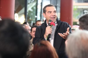 "Πάντα στο πλευρό τους" - Με τους γονείς του Ζακ Κωστόπουλου συναντήθηκε στην Ιτέα ο Αλέξης Τσίπρας