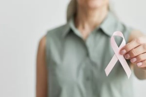 Συγκλόνισε η Ολίβια Μαν δείχνοντας τις ουλές της μετά τη διπλή μαστεκτομή - "Η απόδειξη του πόσο σκληρά πάλεψα" - εικόνα 5