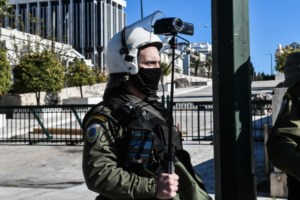 Με κάμερες στα χέρια τα ΜΑΤ στις απεργιακές κινητοποιήσεις στο κέντρο της Αθήνας - Κατέγραφαν τις πορείες