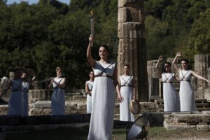 Αφή Ολυμπιακής Φλόγας: Θιβετιανοί αυτονομιστές έκαναν "άνω - κάτω" την Τελετή στην Αρχαία Ολυμπία [Εικόνες] - εικόνα 2