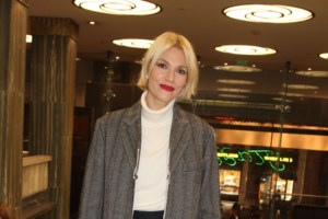 Βίκυ Καγιά: "Κυνηγάει" τα παιδιά της στη θάλασσα με ένα μικρό μαύρο μπικίνι - Έτσι είναι το σώμα της χωρίς ρετούς [Εικόνες] - εικόνα 5