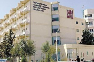 "Παιδί μου τι σου έκανα": Συντετριμμένος ο πατέρας στην Κρήτη που παρέσυρε με το αυτοκίνητο το 2,5 ετών κοριτσάκι