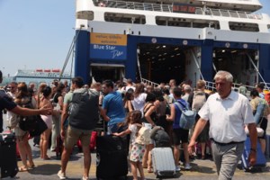 Μαρέβα Μητσοτάκη: Σε παραδοσιακό καφενείο σε χωριό του Ρεθύμνου στην Κρήτη - "Το καλύτερο φαγητό" - εικόνα 7