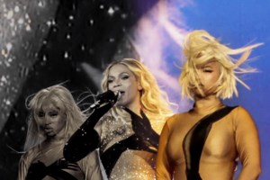 Δύσκολες ώρες για την Μπιγιονσέ: Το πατρικό της τυλίχτηκε στις φλόγες ανήμερα των Χριστουγέννων [βίντεο]