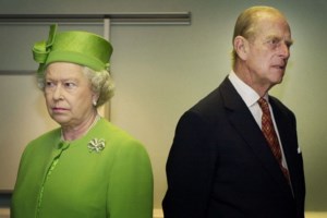 Η βασίλισσα Ελισάβετ έχρισε ιππότη τον "Κάπτεν Τομ"- Συγκέντρωσε ποσό-ρεκόρ για τους επαγγελματίες υγείας - εικόνα 2