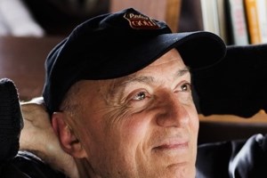 Ο Νότης Σφακιανάκης ζητάει και τα ρέστα: "Κράτος του κ@@@ και πληρωμένοι δημοσιογράφοι"