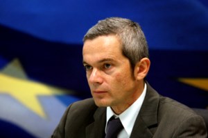 Απάντηση του Γενικού Διεθυντή του Κτηματολογίου Στέφανου Κοτσώλη στον Διομήδη Σπινέλλη