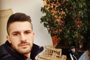 Τροχαίο στην Γλυφάδα: Εμφανίστηκε ο 40χρονος οδηγός της Corvette - εικόνα 3