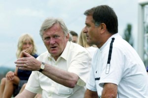 Σοκ στη Λαμία: Ποδοσφαιριστής 29 ετών πέθανε από ανακοπή μέσα στο γήπεδο - Πάλεψε να τον σώσει ο διαιτητής-γιατρός