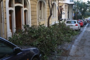 Απεγνωσμένοι οι κάτοικοι στο Χαλάνδρι: 5η μέρα χωρίς ρεύμα - Σε ξενοδοχεία οι ευπαθείς ομάδες