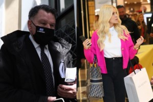 Αποστομωτική απάντηση Καπουτζίδη σε Κούγια: Μακάρι κάποιος πατέρας να κοιτάξει με περηφάνια τον γκέι γιο του, όπως εμένα ο δικός μου