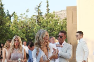 Moulin Rouge πάρτι στη λίμνη Βουλιαγμένης: Ο extravagant στολισμός, τα γαλλικά στοιχεία και οι χορεύτριες καμπαρέ - εικόνα 22