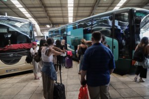 Καρναβάλι στην Πάτρα: Τα εντυπωσιακά άρματα βγήκαν στους δρόμους - Συναυλία Μπρέγκοβιτς [Εικόνες - Βίντεο] - εικόνα 7