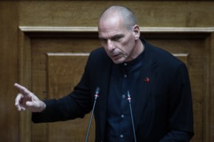 Εκλογές το φθινόπωρο προβλέπει ο Βαρουφάκης: "Είμαι πιο κοντά στον Κουτσούμπα απ' ότι στον Τσίπρα"