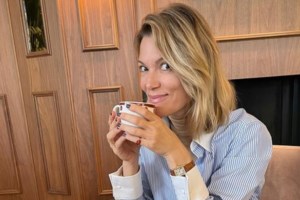 Βίκυ Καγιά: Φόρεσε τις πιο hot βινύλ over the knee μπότες το πρωί - Ο ιδανικός συνδυασμός - εικόνα 6