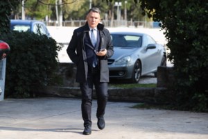 Δίκη Πισπιρίγκου: Οργή μετά τις δηλώσεις Κούγια για εμπόριο οργάνων - Στήριξη Πλεύρη σε Ηλιάδη και απάντηση με ποίημα - εικόνα 2