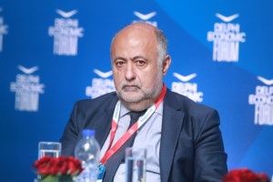 Και ο παπα-Δημήτρης Λουπασάκης του Λυκαβηττού είχε βιώσει το ίδιο "θαύμα" με τον Στέφανο Κασσελάκη στη βάφτισή του [βίντεο]