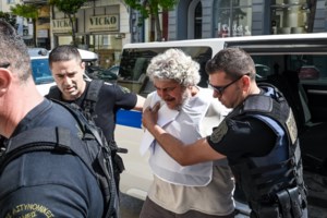 Τζέιμς Δαλαμάγκας: Το σπίτι-φρούριο με τα 20 πίτμπουλ στο Αίγιο, οι απόψεις για τη Χρυσή Αυγή και ο ρόλος της συντρόφου του - εικόνα 3