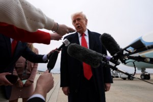 Tηλεφωνική επικοινωνία Τραμπ με τον Καναδό πρωθυπουργό Κάρνεϊ - Θα συναντηθούν μετά τις εκλογές στον Καναδά