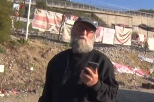Μητέρα μηχανοδηγού εμπορικής στα Τέμπη: Πενθώ και πρέπει να ακούω ότι μετέφερε παράνομο φορτίο για χαρτζιλίκι