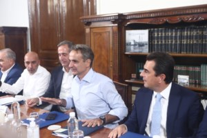 Στη Βουλή ο Μητσοτάκης μετά το φιάσκο με τις φωτιές - Αυτοκριτική και 10 μέτρα για πρόληψη και καταστολή των πυρκαγιών