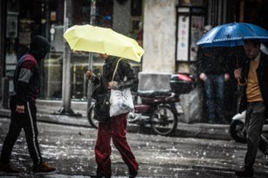 Έρχονται νέες ισχυρές μπόρες στην Αττική το Σάββατο- "Σε δύο κύματα" προειδοποιεί ο Κολυδάς - εικόνα 3