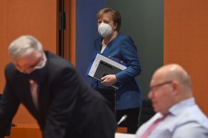 "Βόμβα" Μέρκελ: Αναμένεται έλλειψη σε εμβόλια μέχρι τα μέσα του έτους - εικόνα 3