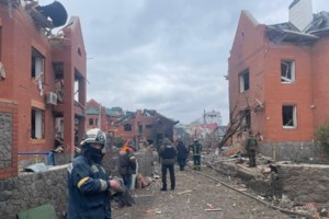 Αμετάπειστος ο Πούτιν: "Θα πετύχουμε τους στόχους μας είτε με διάλογο, είτε με πόλεμο" - Τι είπε στον Μακρόν - εικόνα 2