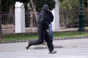 Τρόμος στο Νέο Ηράκλειο: 16χρονος δέχθηκε επίθεση στο σταθμό του ΗΣΑΠ από συμμορία ανηλίκων 10-12 ετών - εικόνα 2