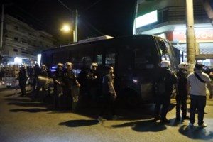 Πώς η ΕΛΑΣ θα σπάσει με "ειρηνοποιούς" και με πειθώ τη "μαγκιά" στις πλατείες