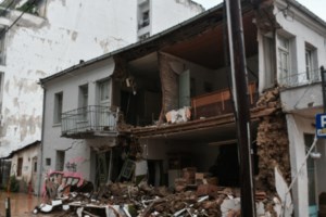 Κακοκαιρία "Ιανός": Στην Καρδίτσα  ο Κυριάκος Μητσοτάκης για αυτοψία στις καταστροφές - εικόνα 2