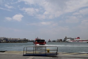 Συναγερμός στη Λαμία: 13χρονος μαθητής έπεσε από ταράτσα σχολείου - Με σοβαρά τραύματα μεταφέρεται σε νοσοκομείο της Αθήνας