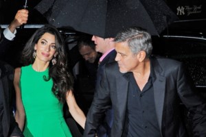 Οι παπαράτσι έδιωξαν τους Κλούνεϊ από τη λίμνη Κόμο: Πουλάνε το σπίτι και αποχωρούν οριστικά - εικόνα 7