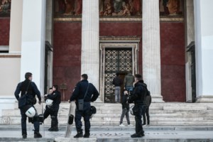 ΑΠΘ: Καταγγελία σοκ από φοιτητή - "Τρομοκρατούν όσους είναι κατά των καταλήψεων - Έσπασαν ολόκληρη καρέκλα σε κεφάλι"