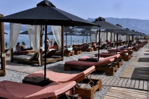 Κίνημα της Πετσέτας: Νέα συγκέντρωση διαμαρτυρίας στη Χαλκιδική - "Ελεύθερες παραλίες για όλους"