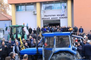 Ανυποχώρητοι στα μπλόκα οι αγρότες: Κλιμακώνουν τις κινητοποιήσεις, στέλνουν λίστα με αιτήματα στον Μητσοτάκη - εικόνα 2