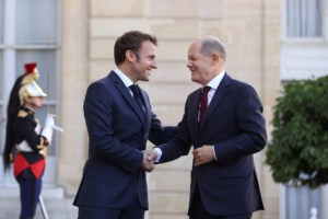 Σοκ στο γαλλικό κοινοβούλιο: "Γυρίστε στην Αφρική" φώναξε βουλευτής της Λεπέν σε μαύρο συνάδελφό του [Βίντεο] - εικόνα 2