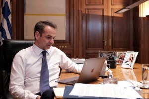 Συνεχίζεται η τουρκική προπαγάνδα: Φωτογραφίες του Oruc Reis με συνοδεία πολεμικών πλοίων - εικόνα 2