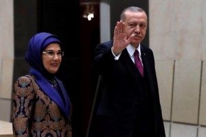 Επιστολή Σακελλαροπούλου σε 14 ηγέτες: "Υψώστε την φωνή σας για την μετατροπή της Αγιάς Σοφιάς σε Τζαμί" - εικόνα 3