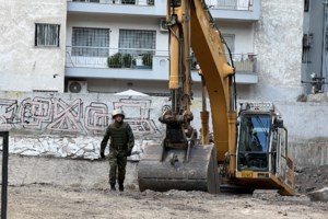 Ένταση στο ΑΠΘ: Επίθεση με μολότοφ σε διμοιρία των ΜΑΤ τα ξημερώματα