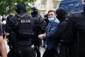 "Καμπάνα" για απείθεια στον Γιάννη Λαγό: Εμπόδισε έλεγχο στο κελί του [βίντεο]